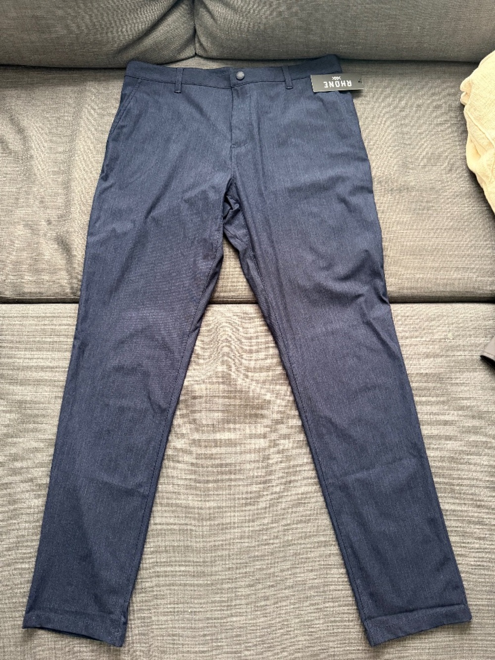 Rhône slim fit men’s commuter pants. NWT. Size 35